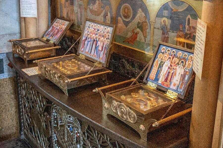 Общий вид ковчегов с левой стороны