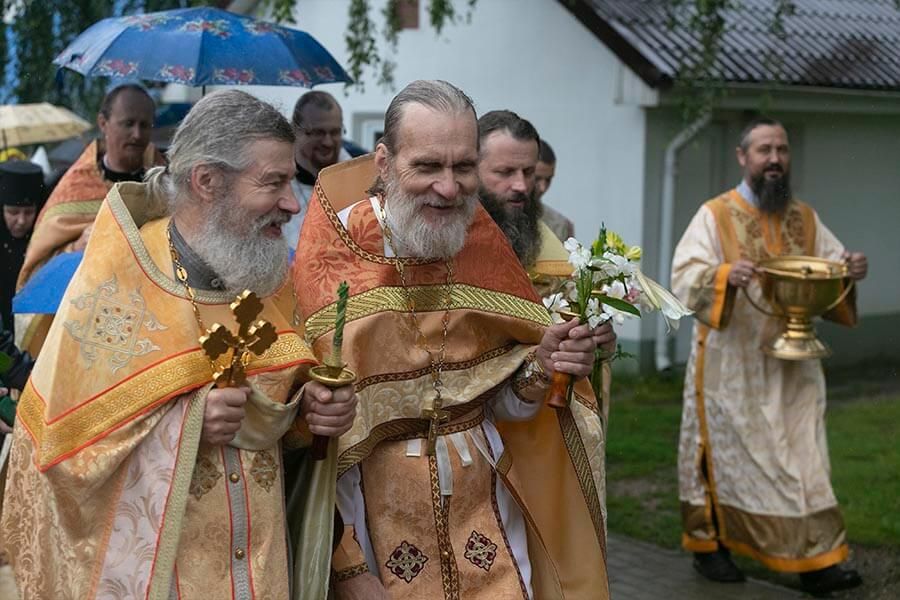 священники свято-елисаветинского монастыря