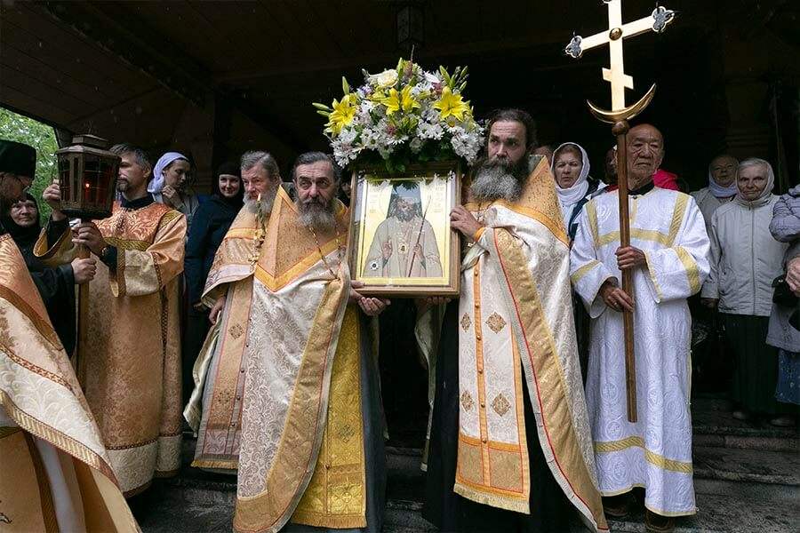 крестный ход с иконой
