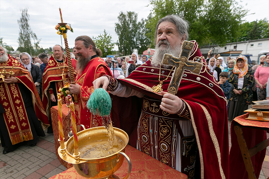 отец андрей лемешонок