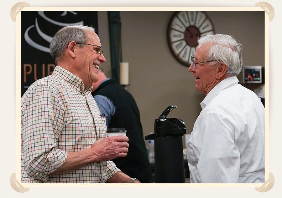 пожилые люди