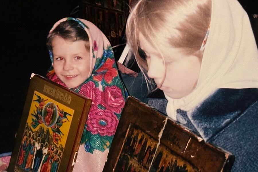 девочки с иконами