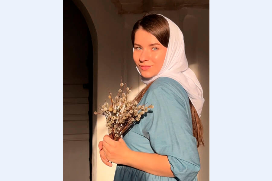 девушка с вербой