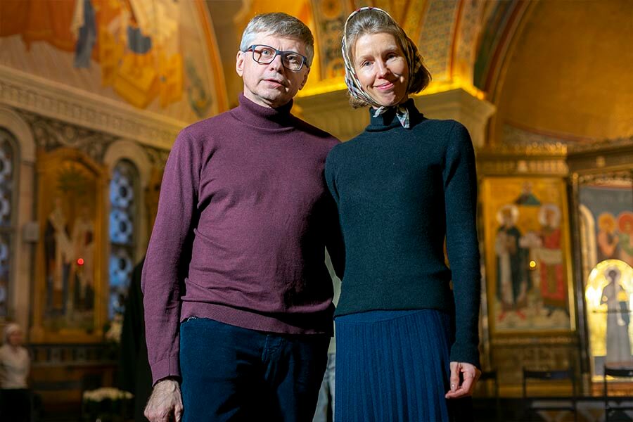 красивая семейная пара 