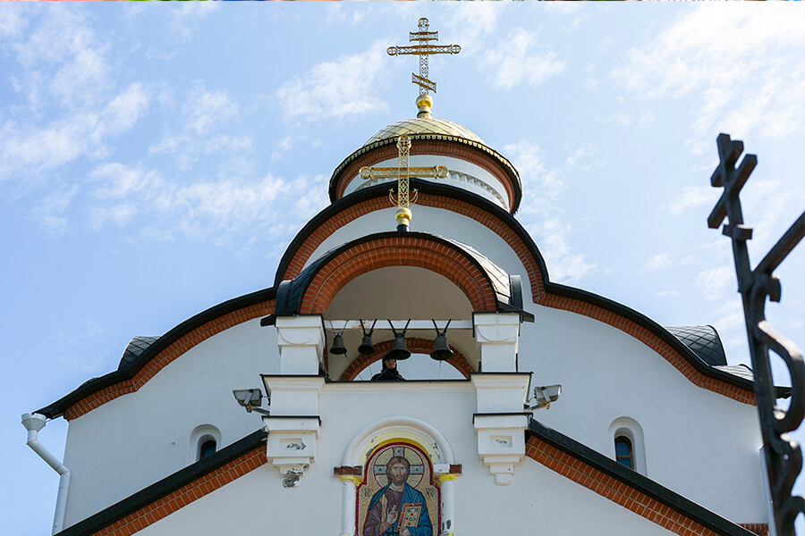 храм