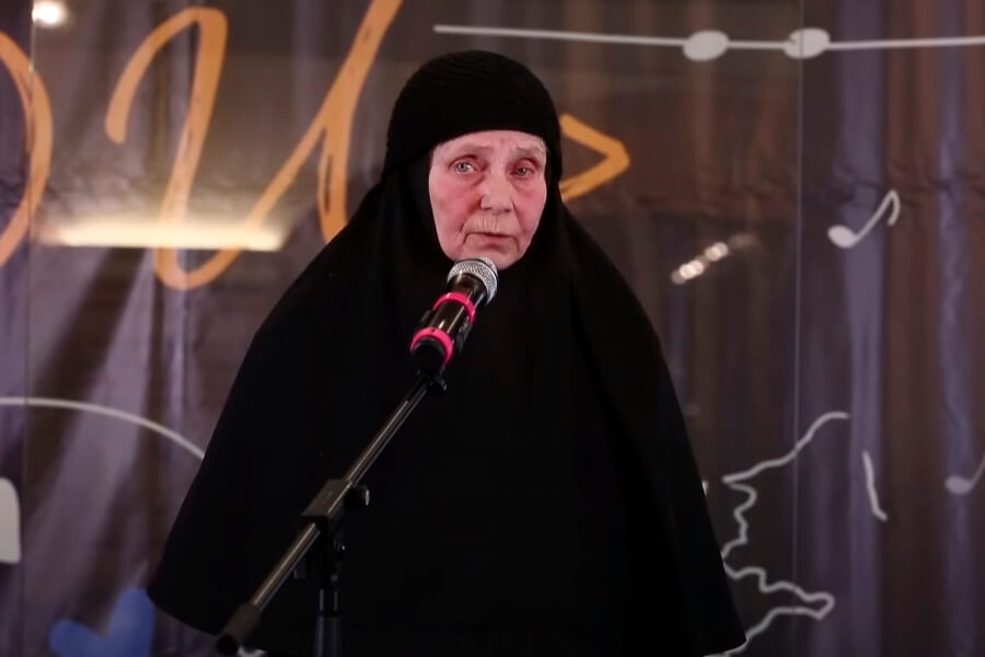 Монахиня свято-елисаветинского монастыря 