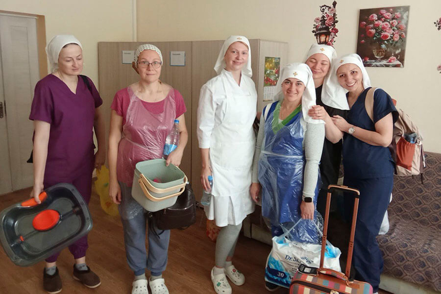 сестры по уходу за больным