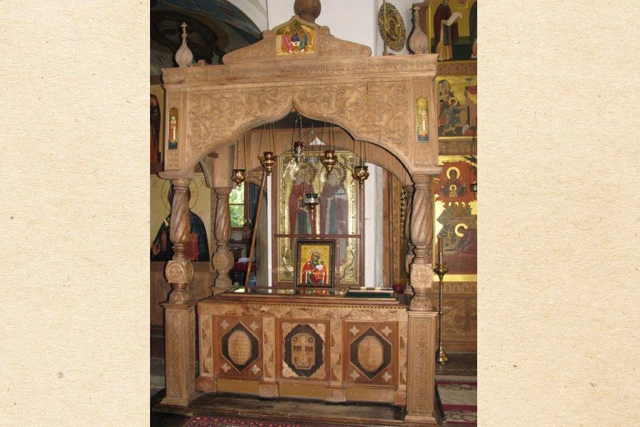Рака с мощами преподобных Германа и Алексия 