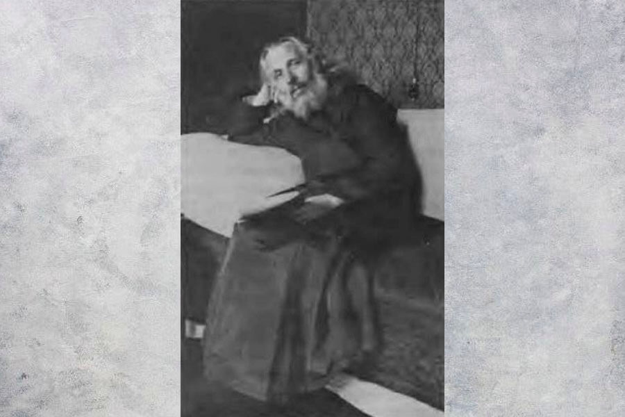 В монашеской келье 