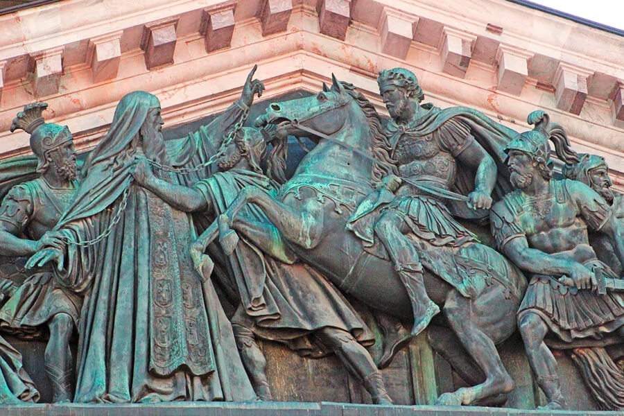 Преподобный Исаакий Далматский встречает императора Валента 