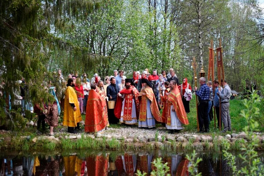 Молебен на месте подвигов святого Нила Сорского 