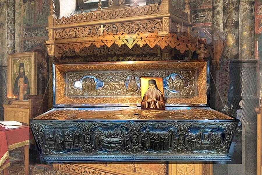 Рака с мощами прп. Паисия