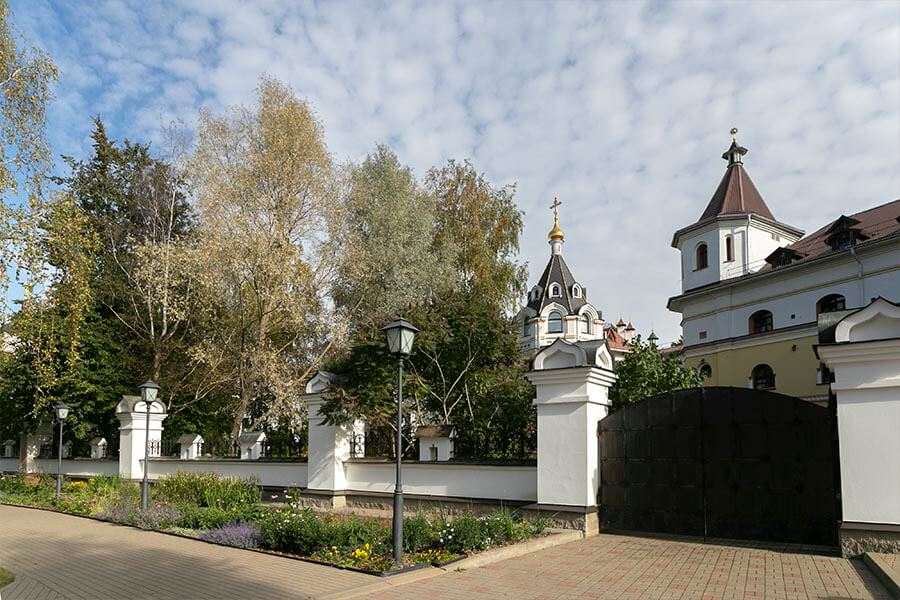 монастырские ворота