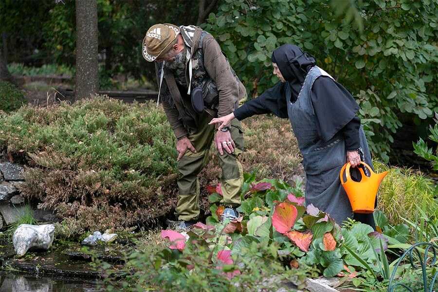 уход за монастырскими насаждениями