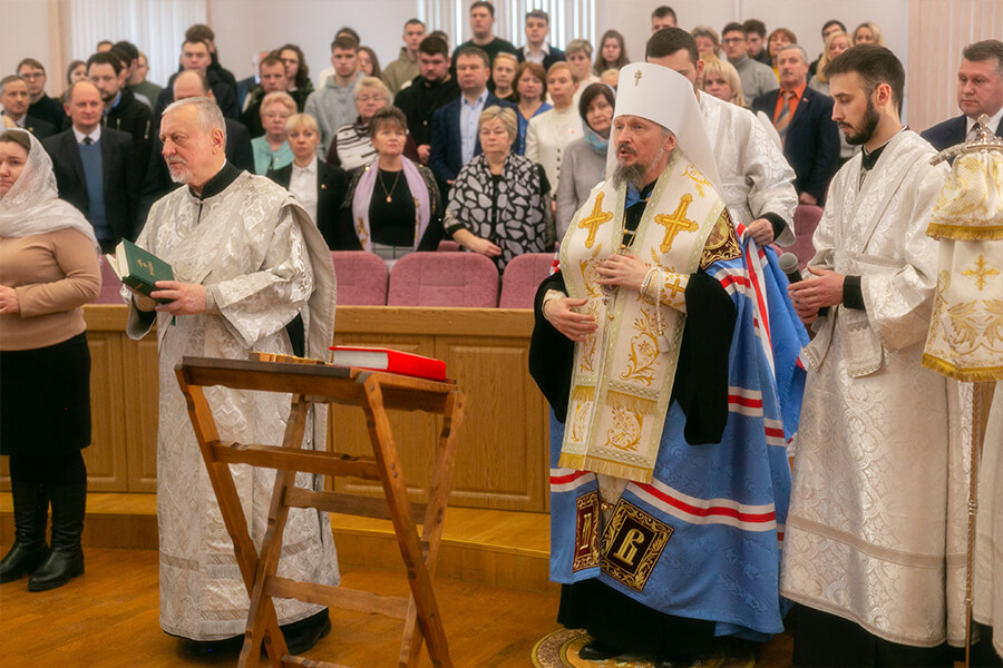 молебен в университете