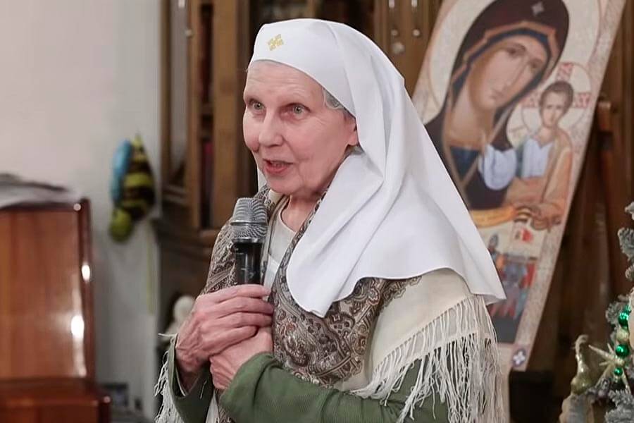 Сестра милосердия Людмила Румянцева 