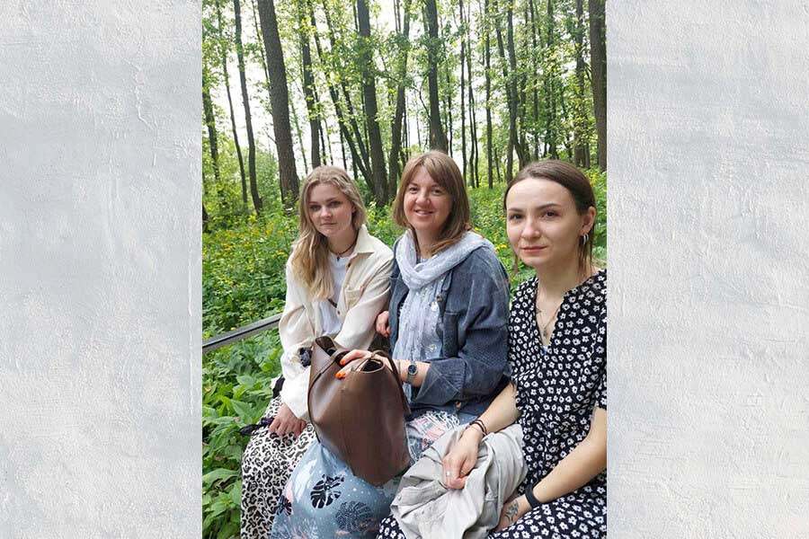 сестры трудницы