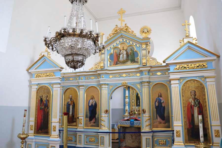 маленький иконостас