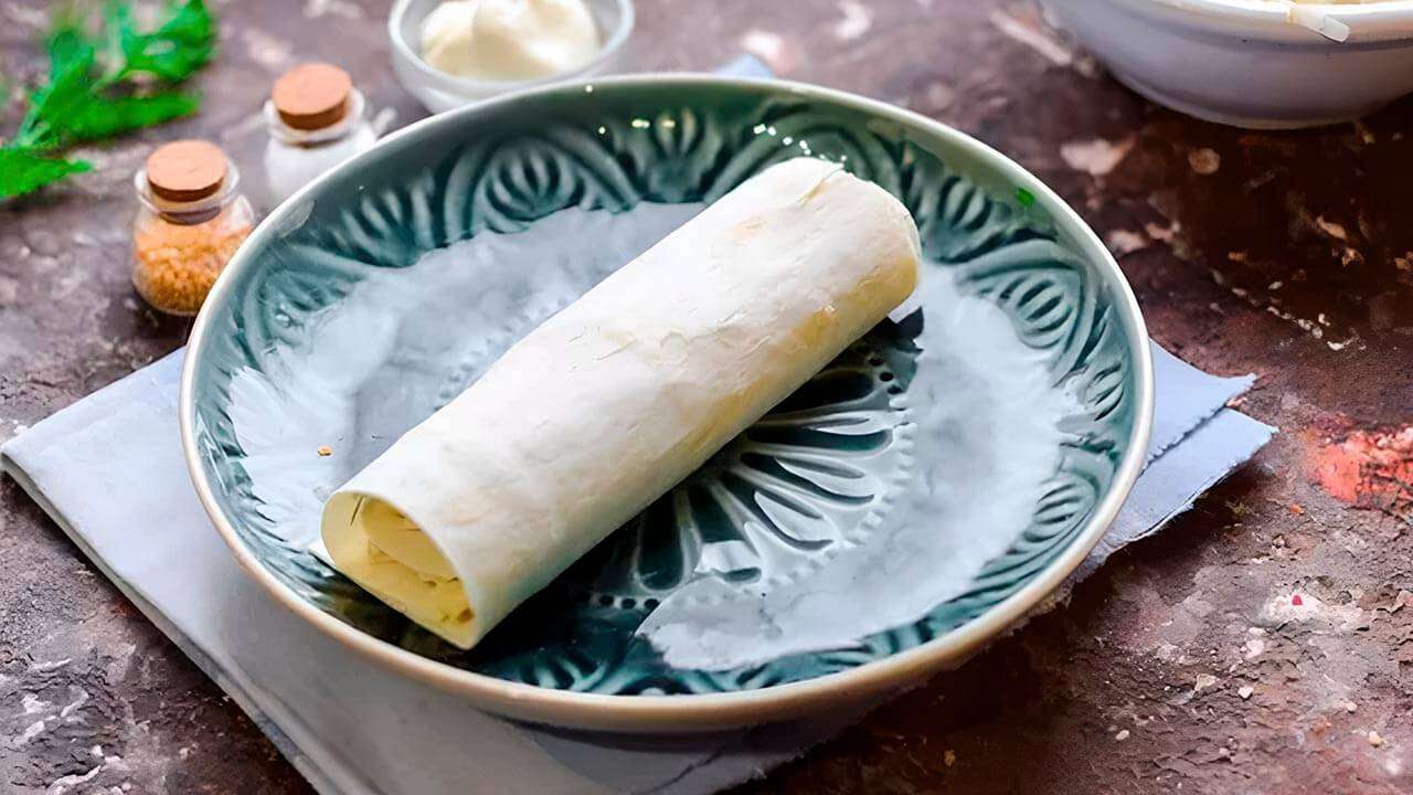 Рецепты домашних роллов из лаваша с фото