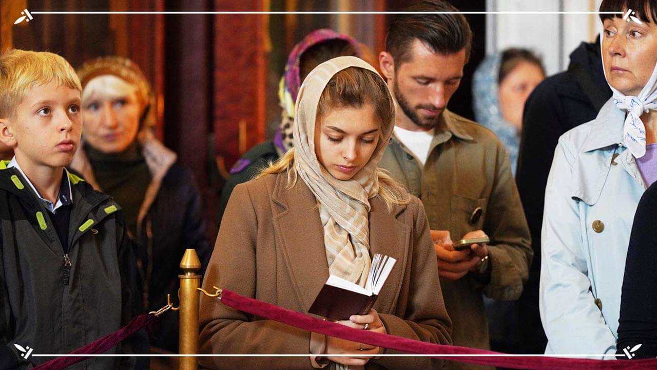 молодежь в храме