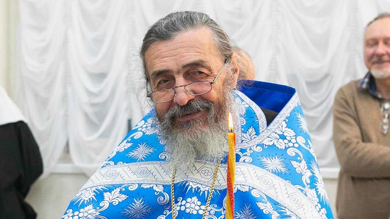 Иерей Валерий Захаров