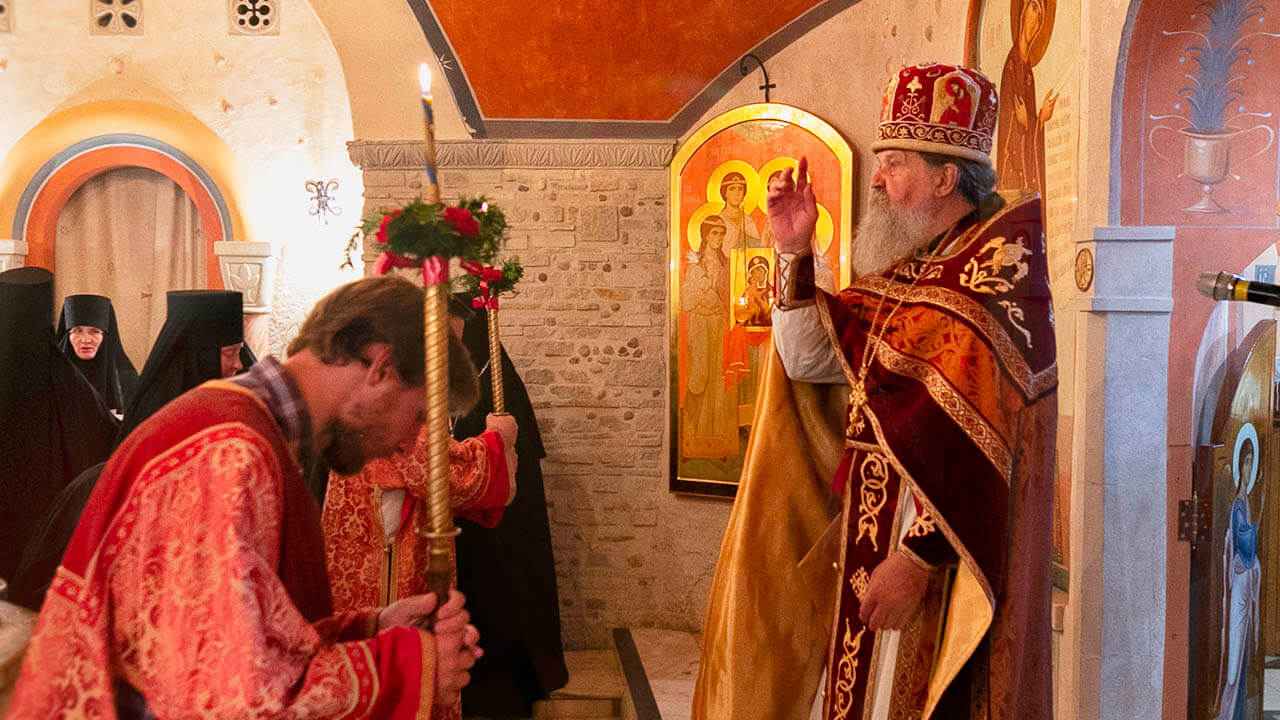 За нас молятся страстотерпцы