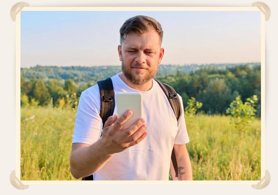 мужчина с телефоном