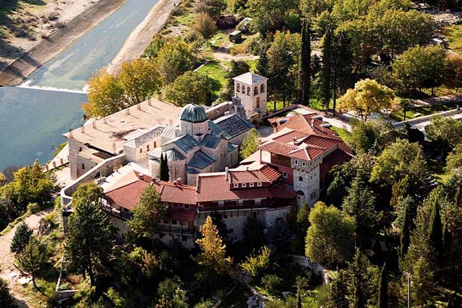 Мужской монастырь Тврдош