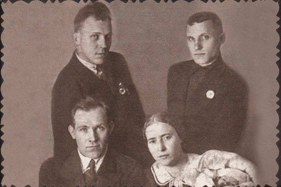 Николай Гурьянов с братьями 
