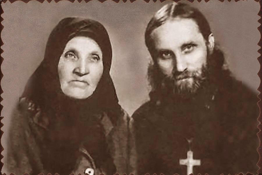 Отец Николай с матерь 