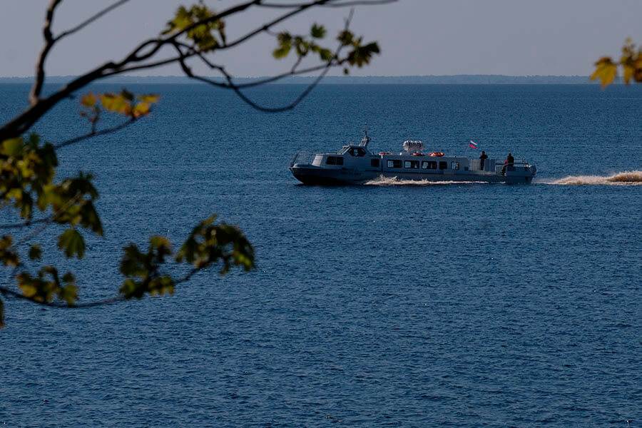 большой катер