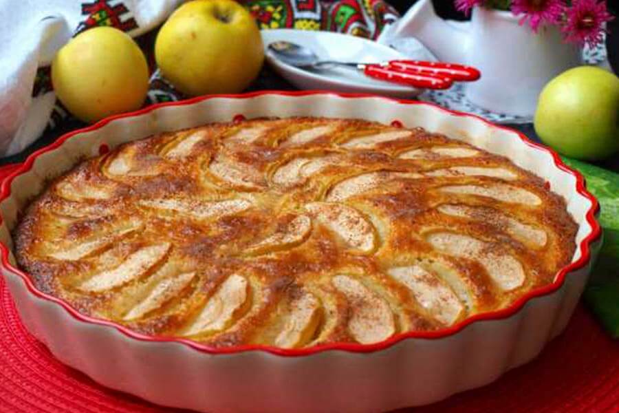 Манник с яблоками на кефире фото