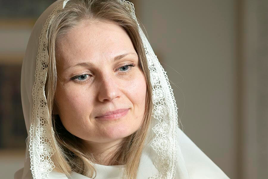 верующая женщина
