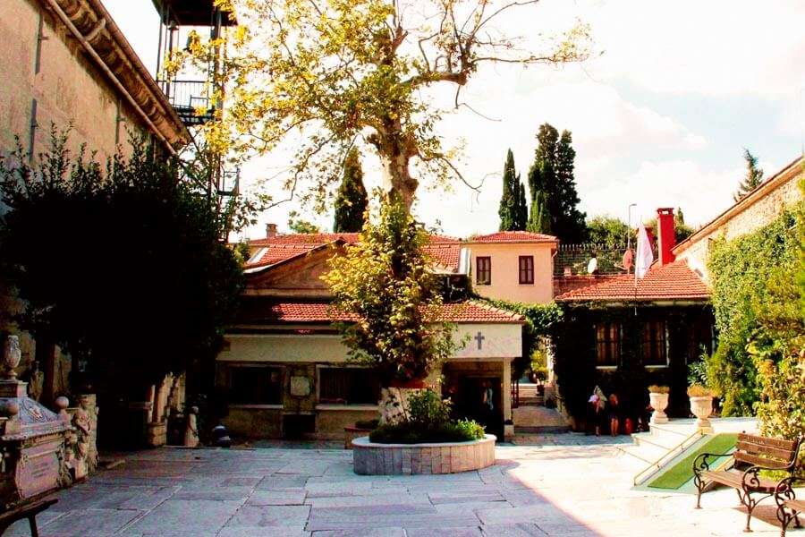 Монастырь в честь Живоносного Источника 