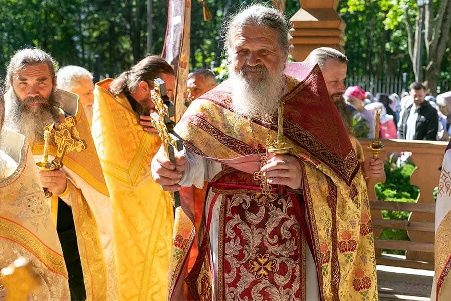 духовник монастыря
