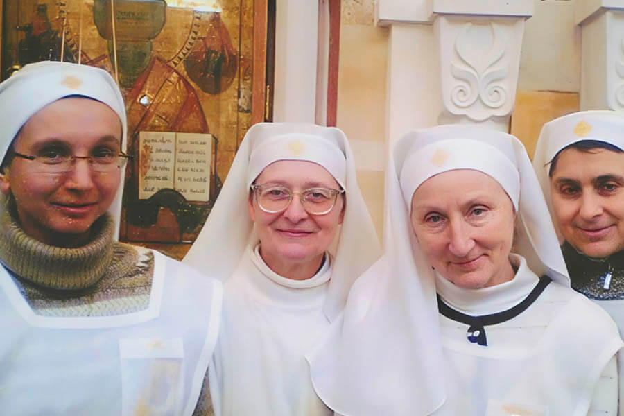 сестры милосердия