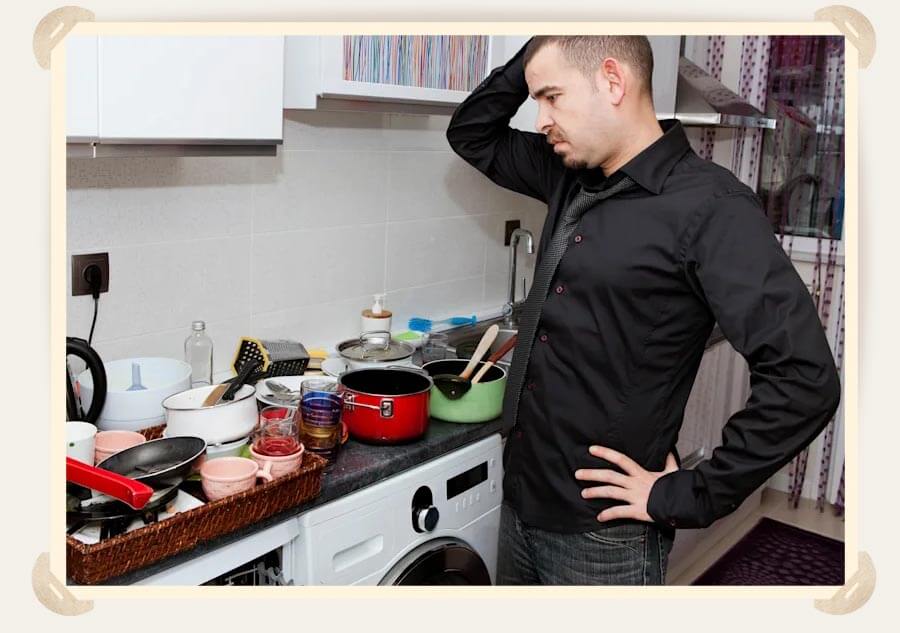 гора грязной посуды