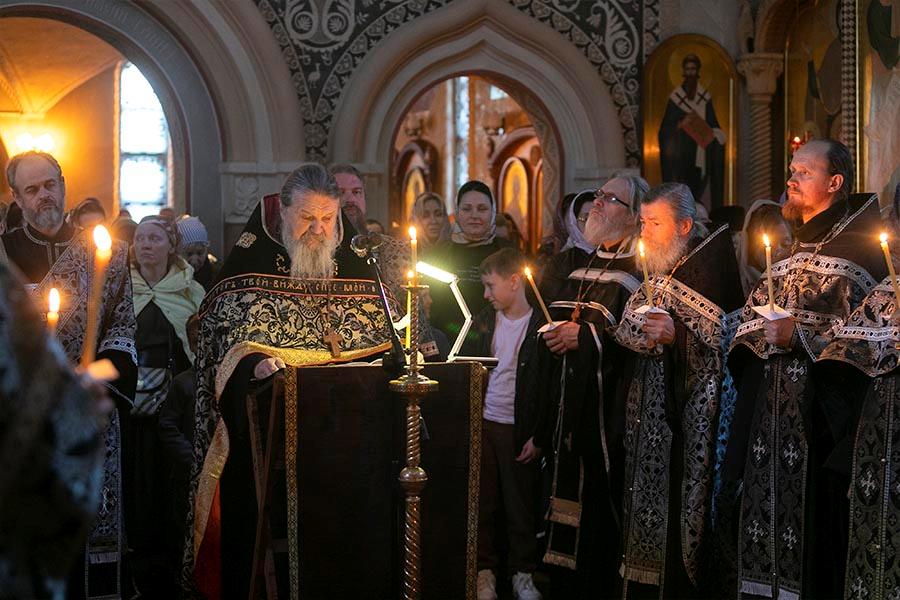 священники свято-елисаветинского монастыря