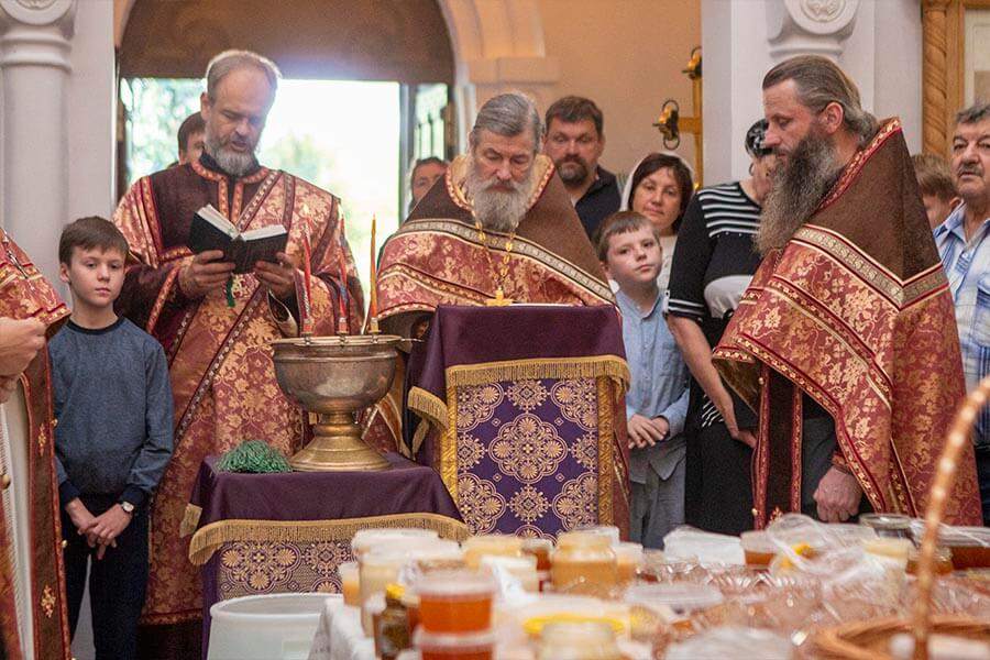 священники свято-елисаветинского монастыря