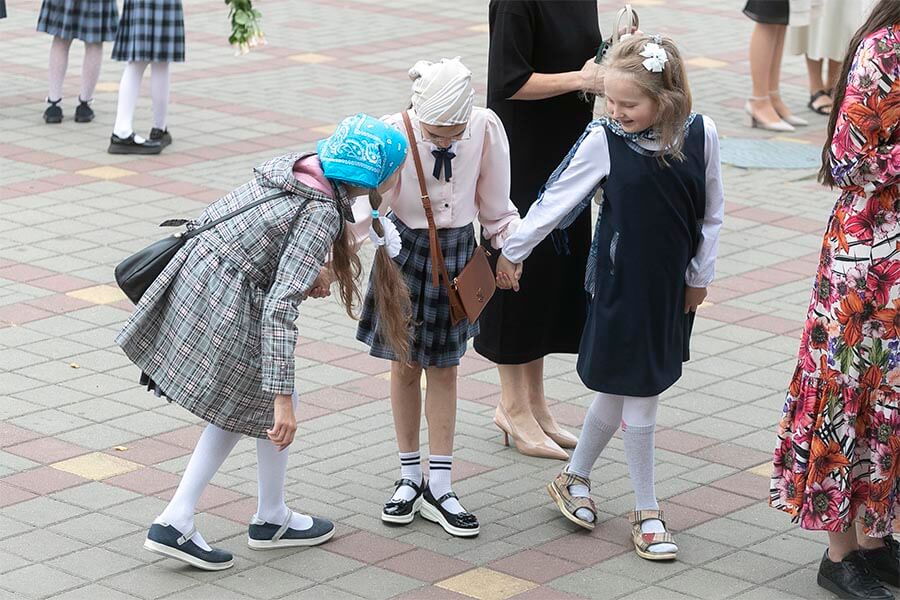 школьники