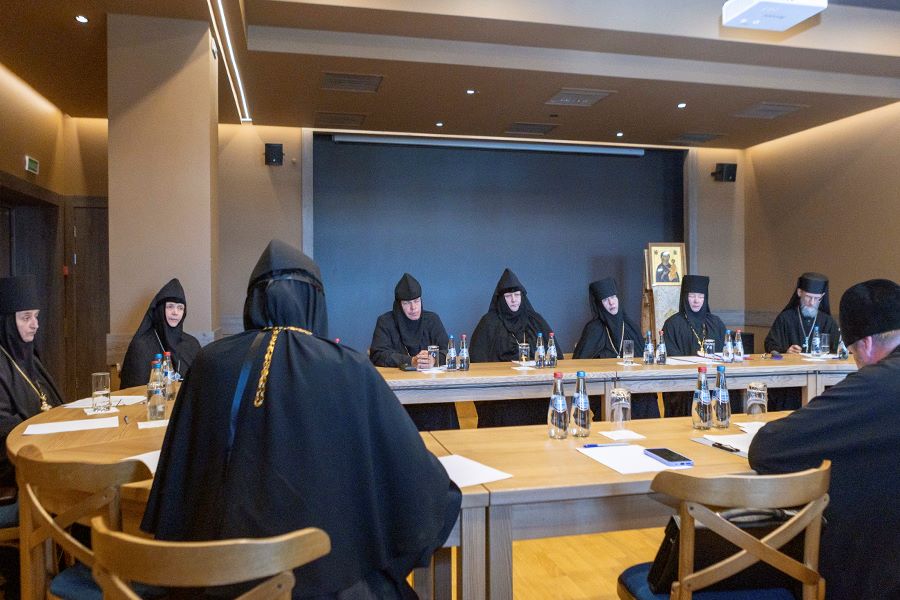 настоятельницы монастырей
