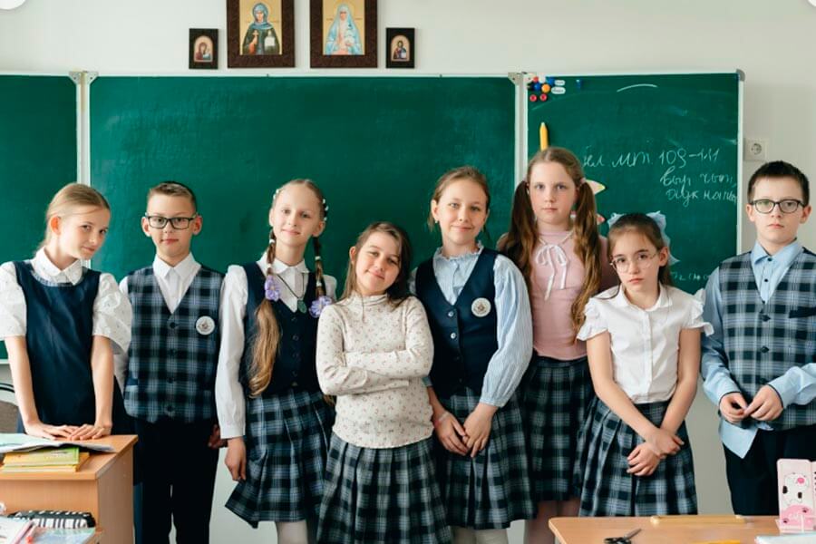 ученики школы ихвис