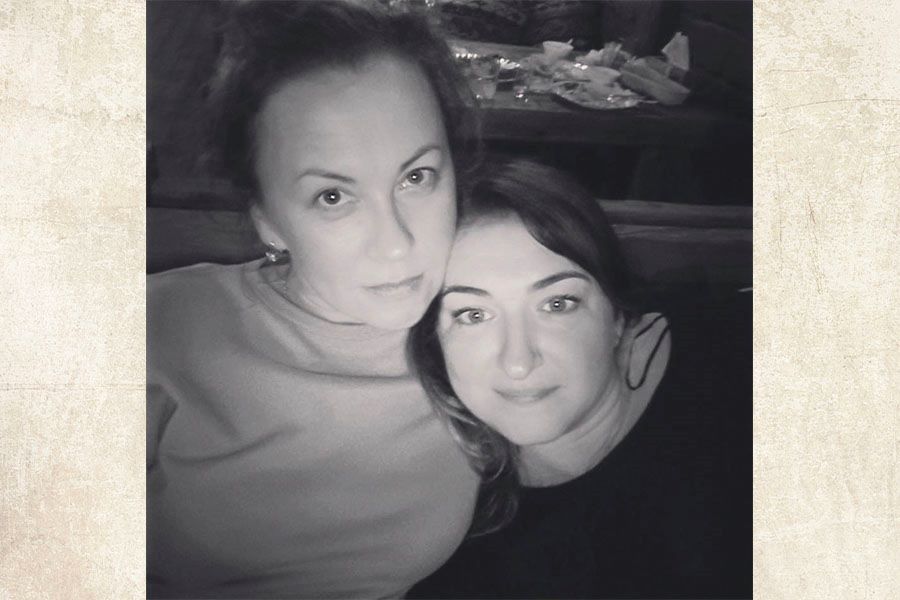 Подруги Инна и Ксения