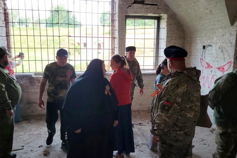 группа казаков