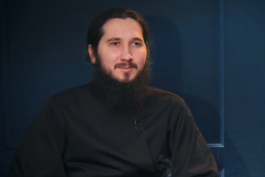 монах троице-сергиевой лавры