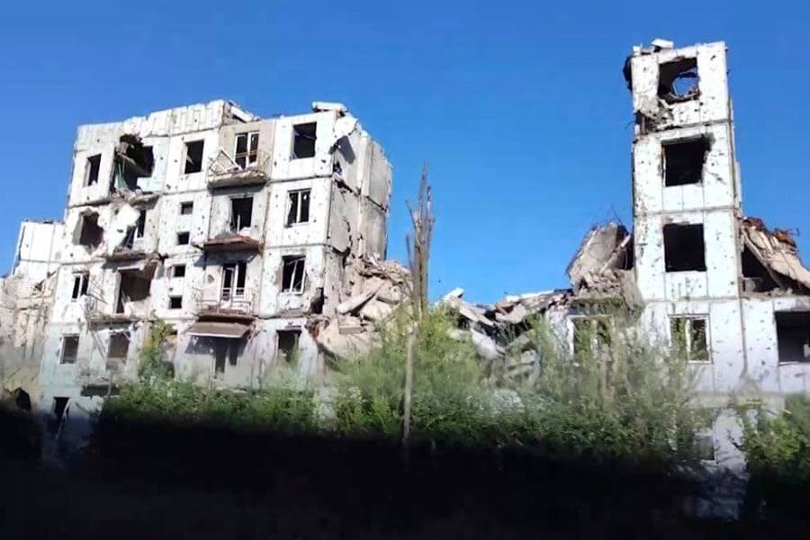 разрушенный дом на донбассе 