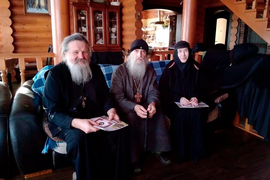 С игуменьей Евфросинией и протоиереем Андреем Лемешонком 