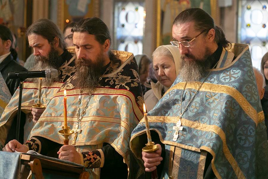 молитва в храме