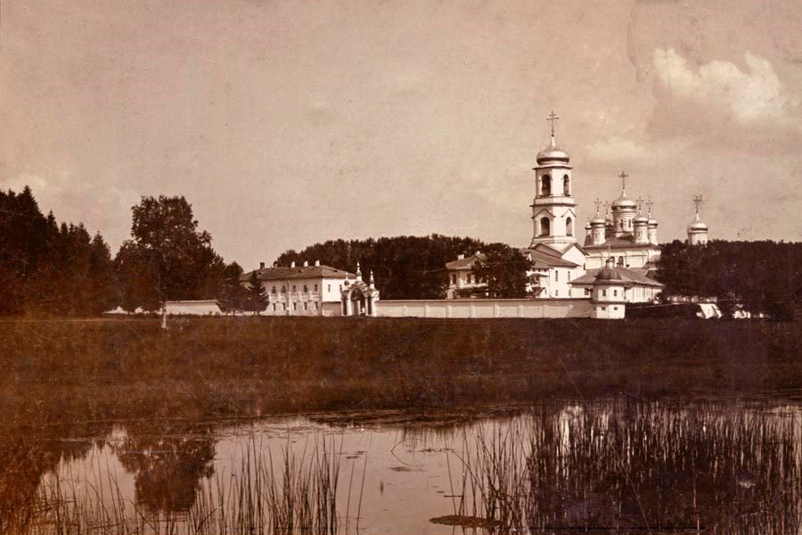 Вид Павло-Обнорского монастыря