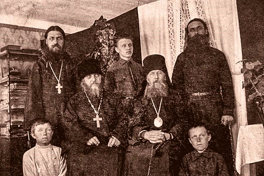 Епископ Сергий (Мельников) и любимское духовенство